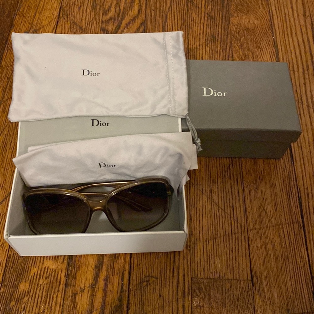Dior Diorvolute2 sunglasses - read description carefully